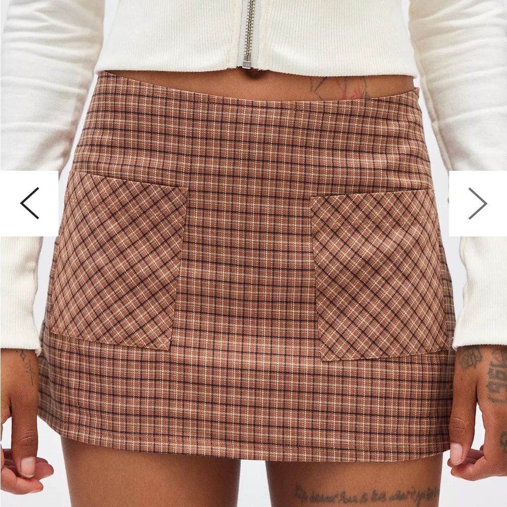 UO Dariah Plaid Low Rise Micro Skort